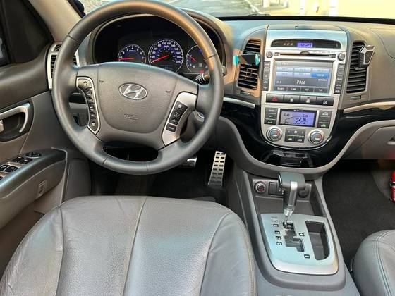 HYUNDAI SANTA FÉ 3.5 MPFI GLS 7 LUGARES V6 24V 285CV GASOLINA 4P AUTOMÁTICO HYUNDAI SANTA FÉ 3.5 MPFI GLS 7 LUGARES V6 24V 285CV GASOLINA 4P AUTOMÁTICO